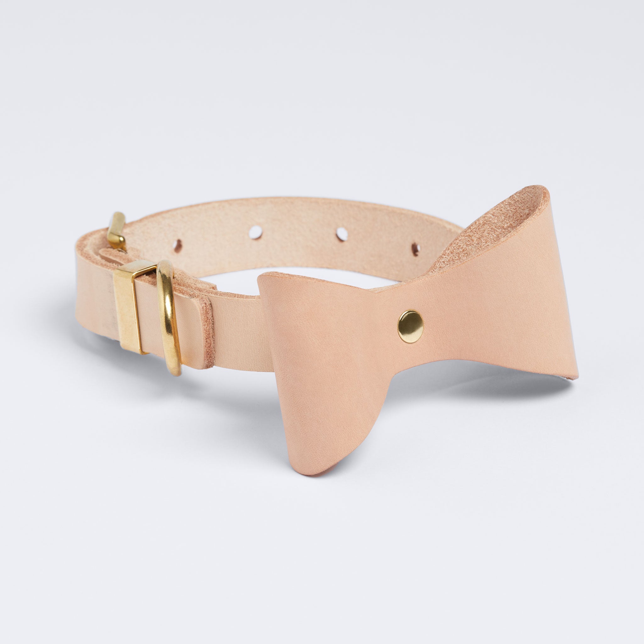 Brocky Leather Bow Dog Collar in Natural